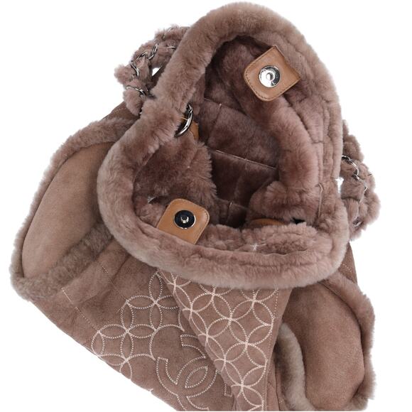 Chanel Chocolate Bar Shearling Suede Stitched CC Tote Dark Brown - Picture 5 of 7